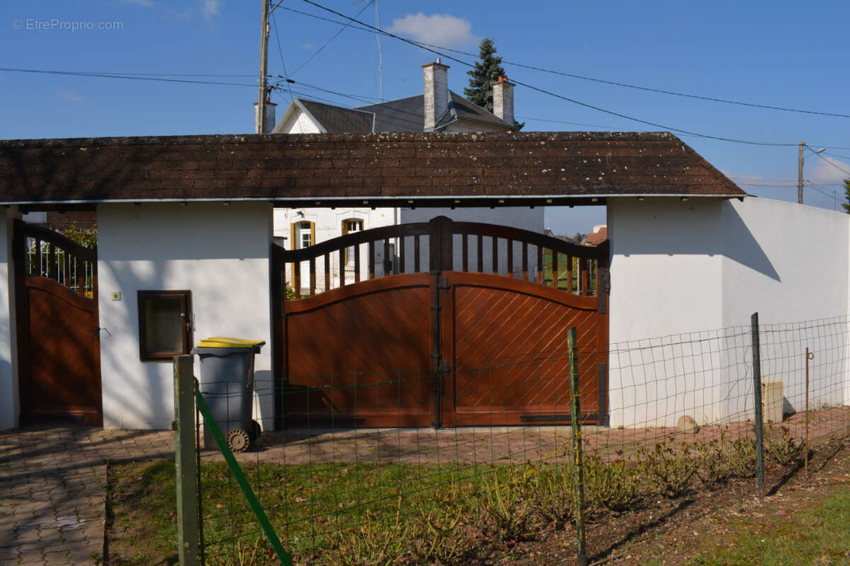 Maison à FLAVY-LE-MARTEL