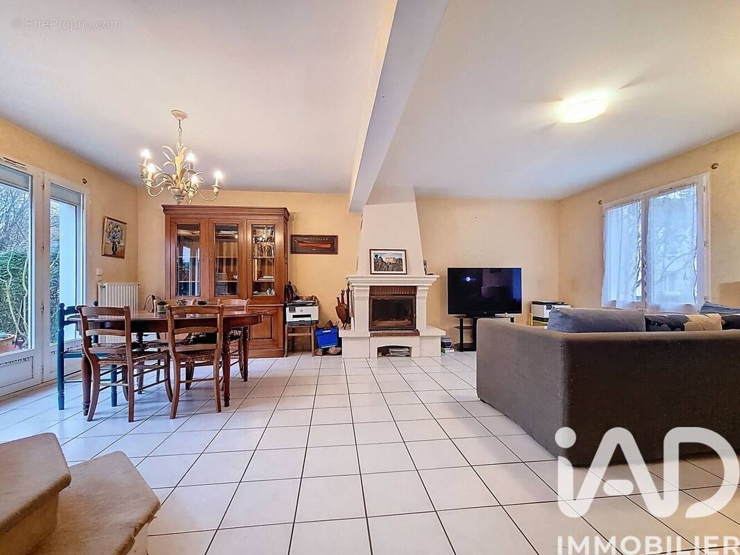 Photo 1 - Maison à CHEVRY-COSSIGNY