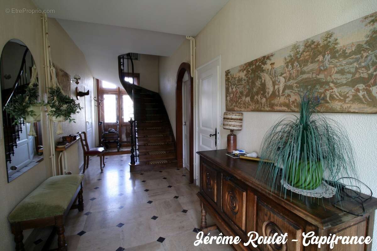 Dpt Vienne (86), à vendre Champigny-En-Rochereau maison P8 de 220 m² - Terrain de 1 017,00 m² - photo 13