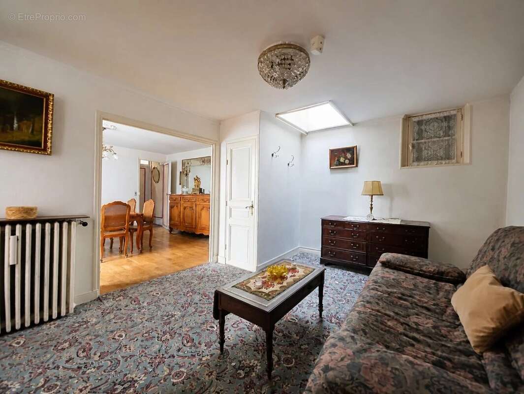 Duplex 3/4 pièces de 61 m² esprit "petite maison" à fort potentiel – Paris 17e - photo 6