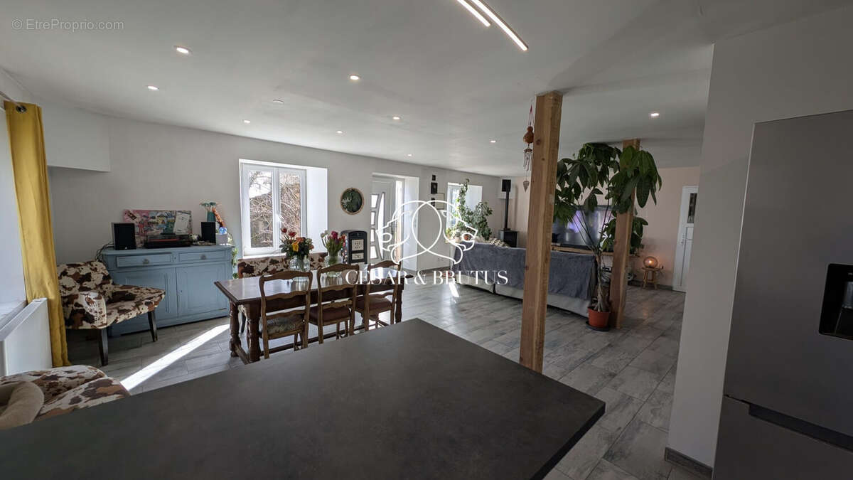 Maison 132 m² à Saint-Pierre-Du-Champ  - photo 6