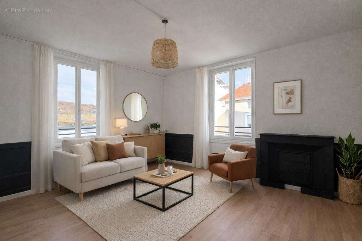 Appartement à RIVES