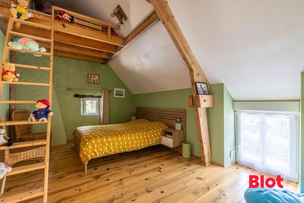 Maison à LA BAZOUGE-DU-DESERT