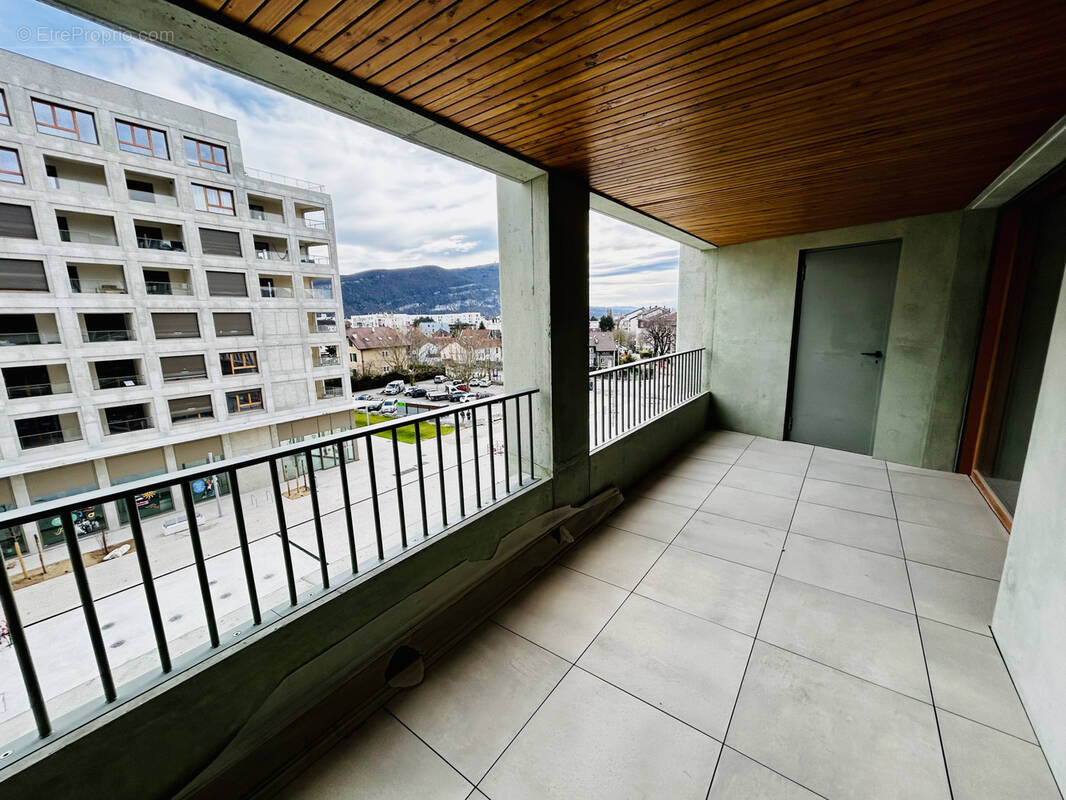 Appartement à AMBILLY