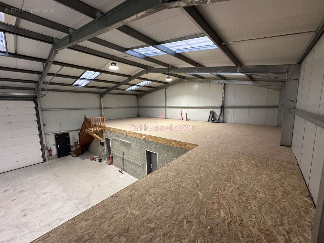 Commerce à CHATEAU-LANDON