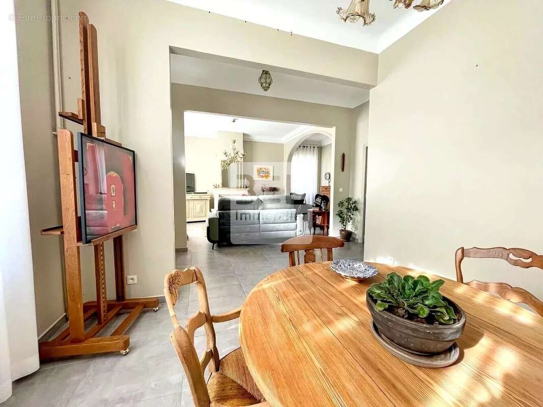 Maison à BAGNOLS-SUR-CEZE