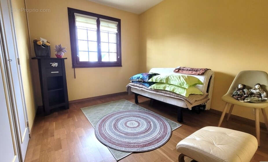 Maison à CORMELLES-LE-ROYAL