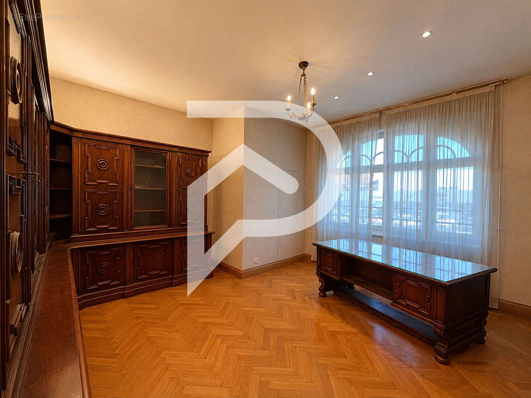 Maison de caractère 9 pièces 322 m² au centre ville de Sarrebourg. - photo 12