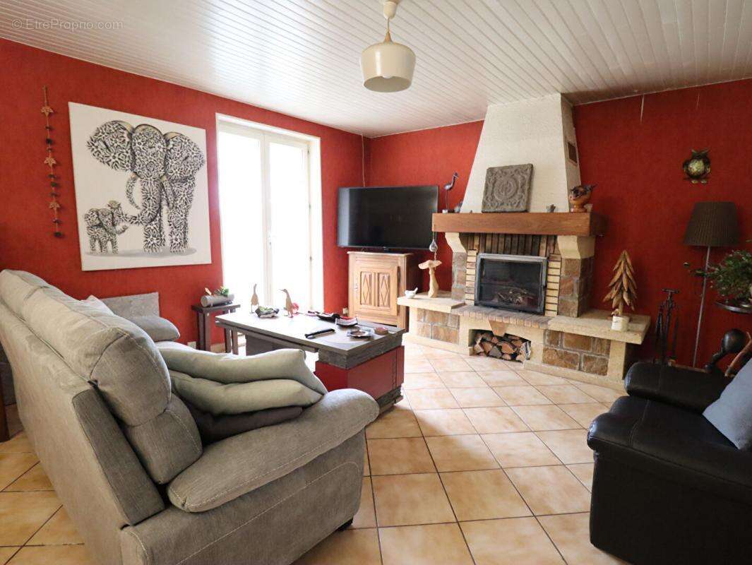 Maison à SERMENTIZON