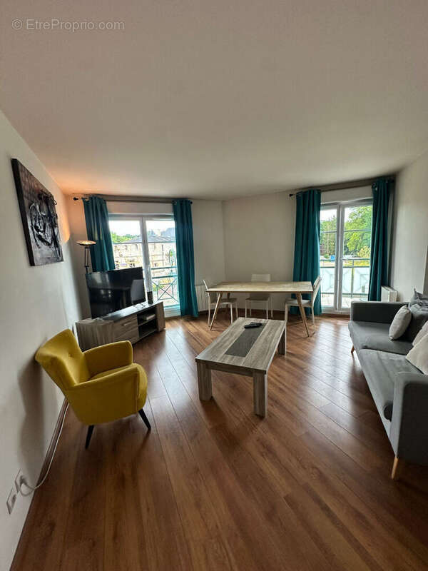 Appartement à LAMORLAYE