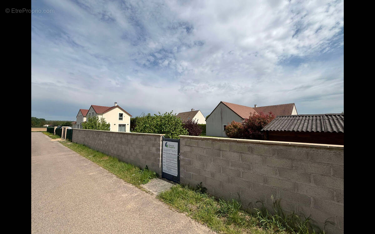 Photo 1 - Terrain à ORGERUS