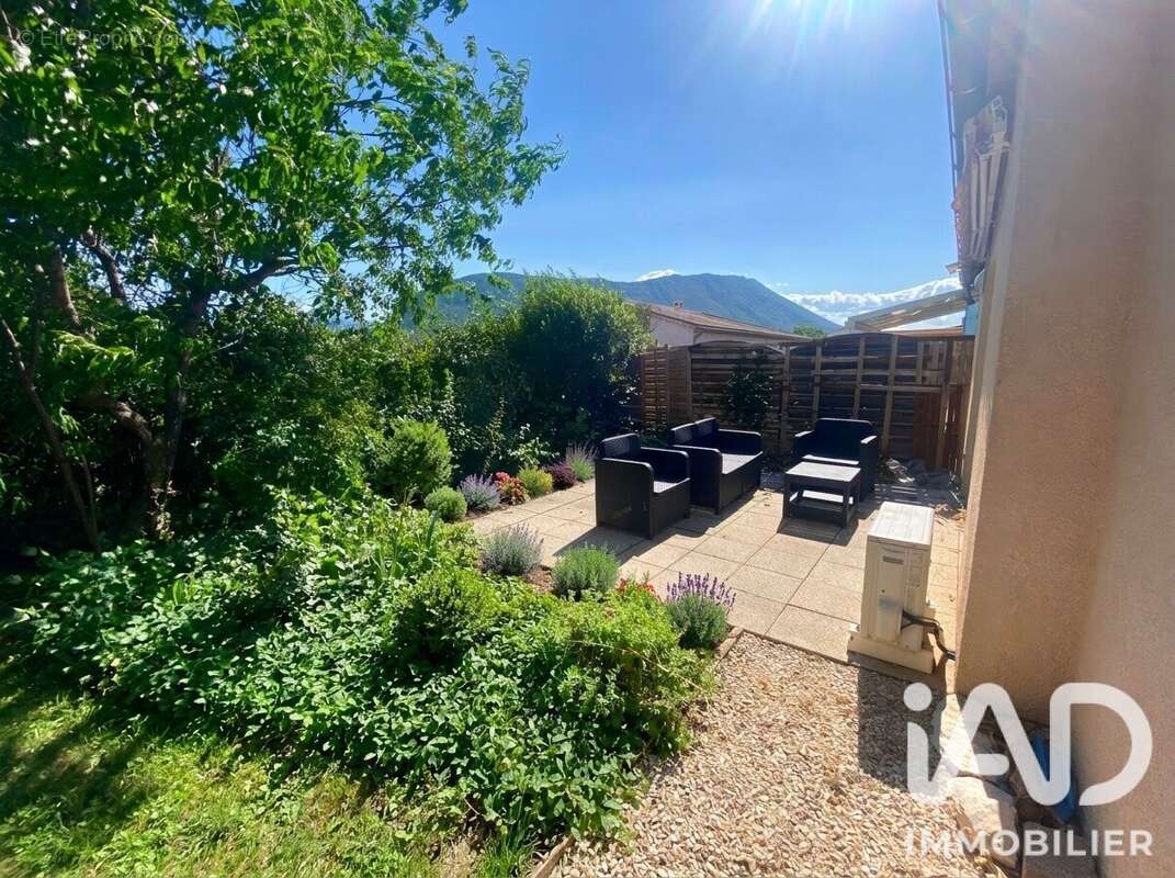 Maison 45 m² à Laragne-Monteglin  - photo 7