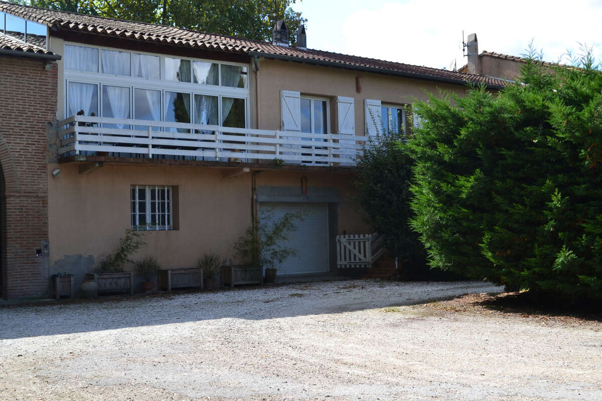Maison à RENNEVILLE