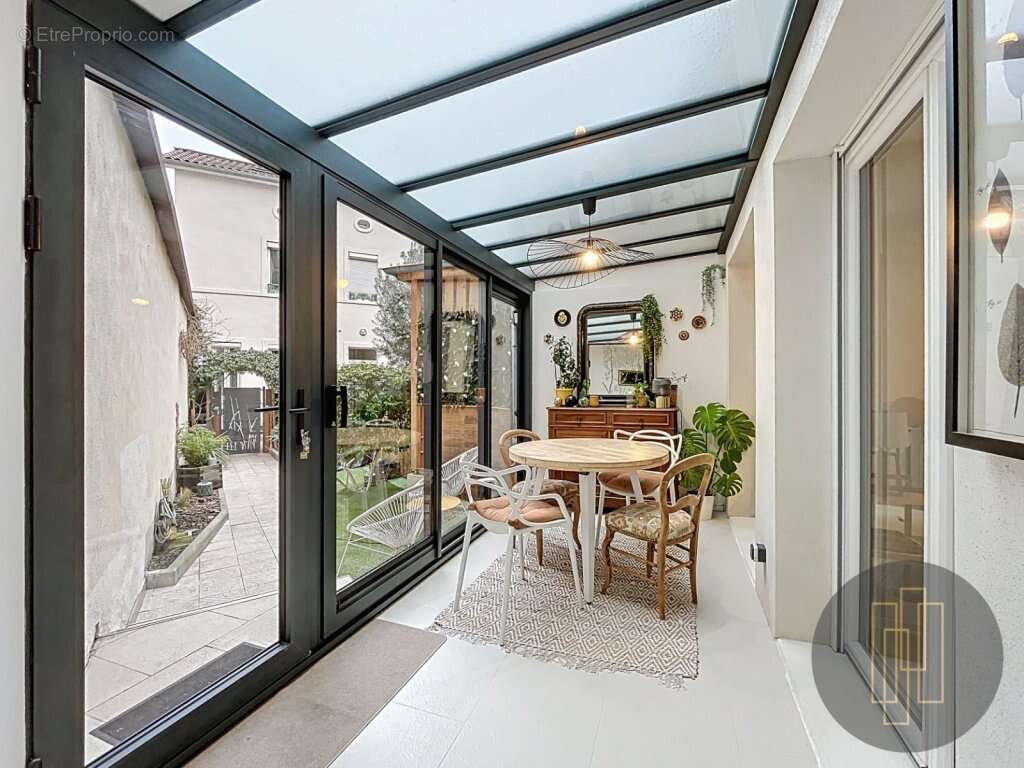 Maison à VILLEURBANNE