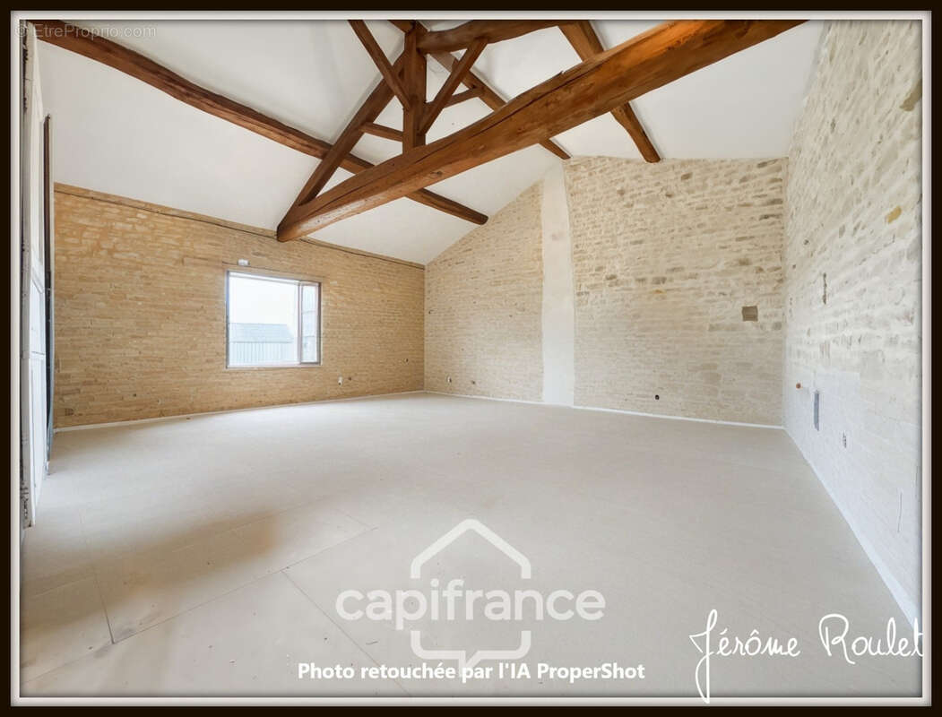 Maison en pierre à vendre 6 pièces 4 chambres + studio indépendant sur terrain 3 260 m² avec dépendances Champigny-En-Rochereau  - photo 17
