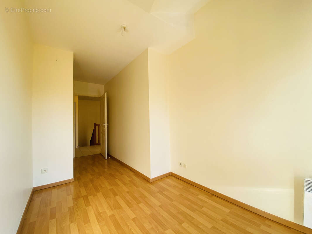 Maison à ENTRE-DEUX-GUIERS