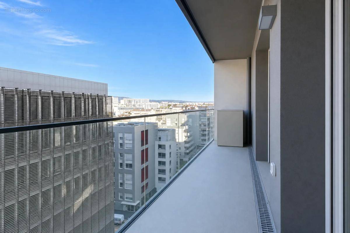 Appartement à MARSEILLE-3E