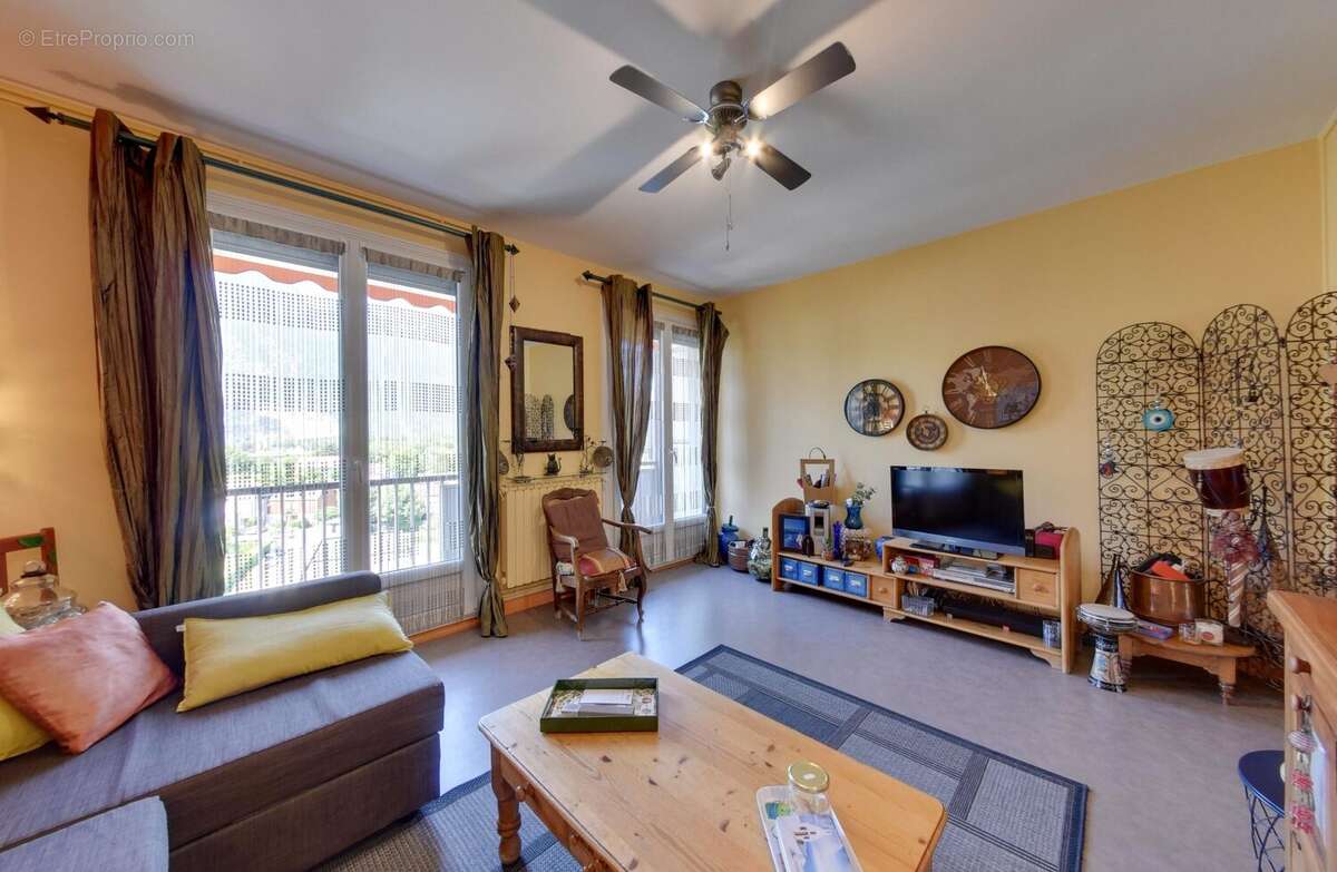 Appartement à SAINT-EGREVE