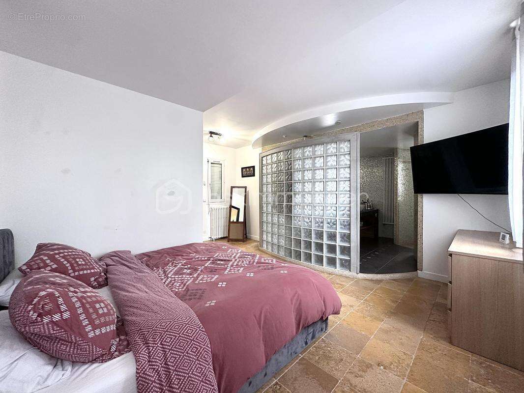 Maison 265 m² à Houilles  - photo 7