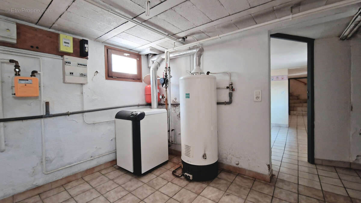Maison de ville avec garage à fort potentiel proche UTT - photo 9