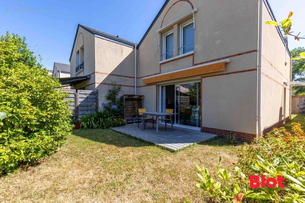 Maison à SAINT-JACQUES-DE-LA-LANDE