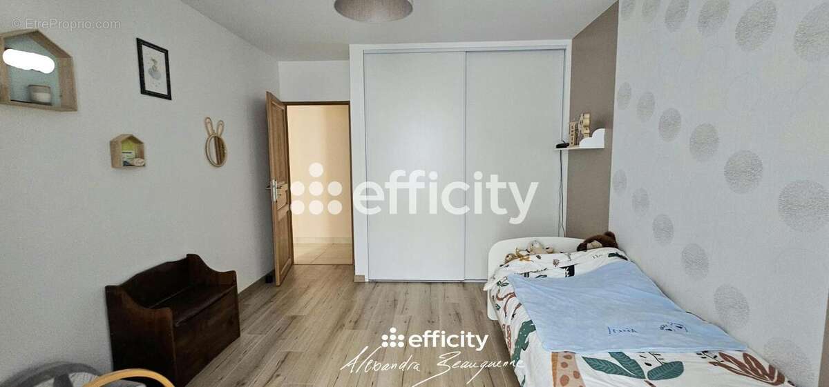 Maison 279 m² à Reffannes  - photo 8