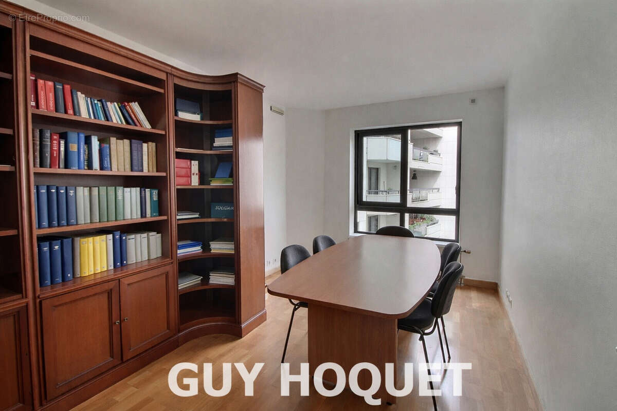 Appartement à SURESNES