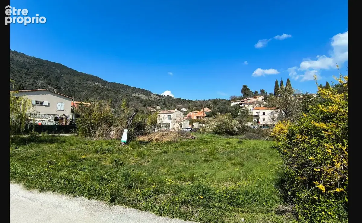Terrain à TOURRETTE-LEVENS