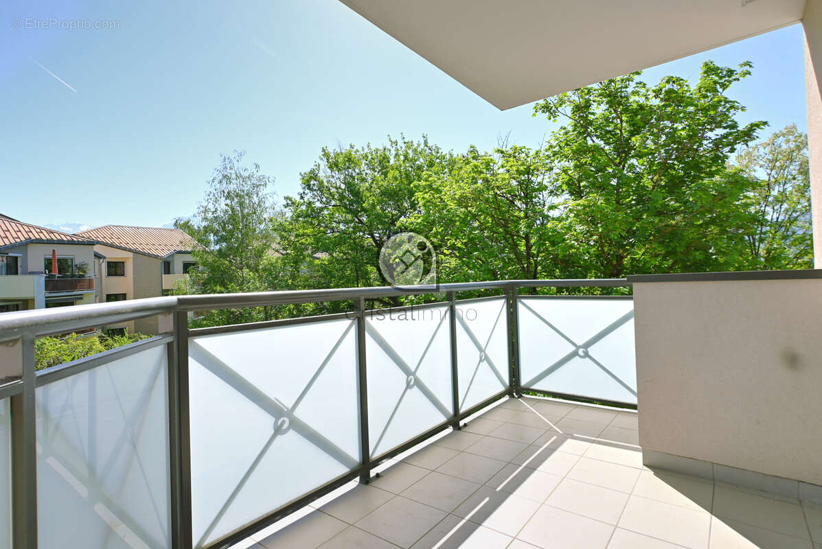 Appartement à MEYLAN