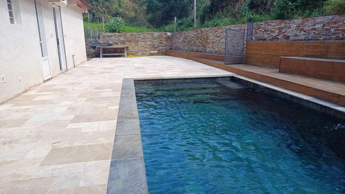 Maison à LES AVIRONS