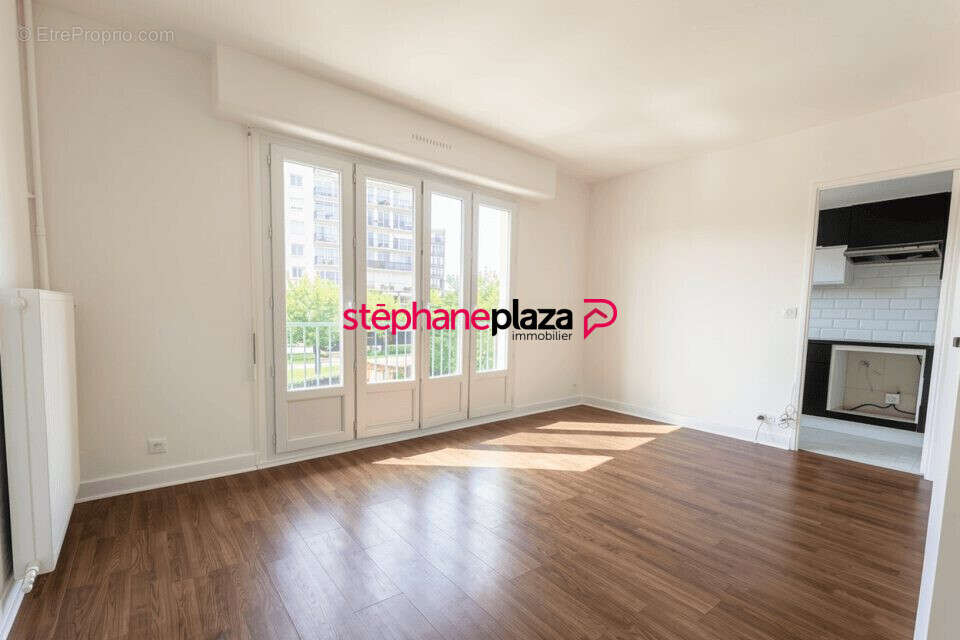 Appartement à HOUILLES