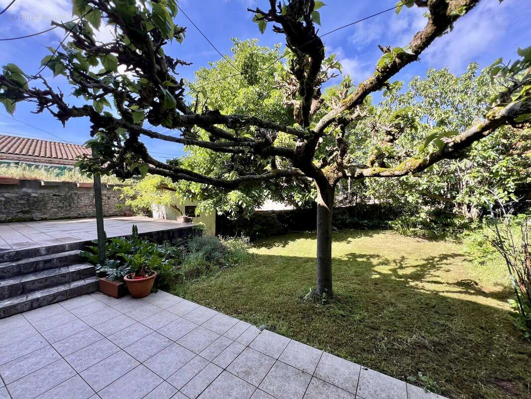 Maison de village en pierre avec jardin et garage proche de Montolieu - photo 2