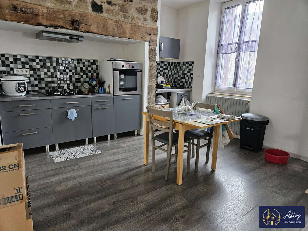 Maison à LAMAZIERE-BASSE