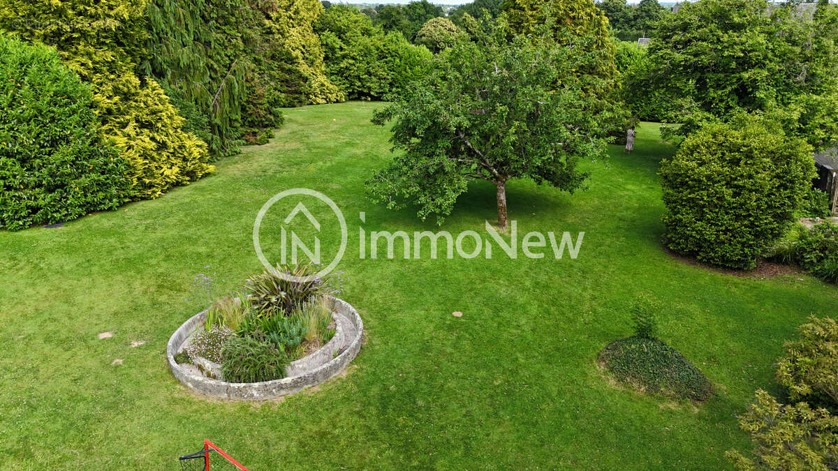 Un ancien manoir des années 1858 avec un terrain de plus de 6000m2 - photo 36