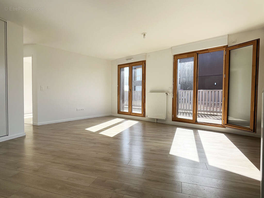 Appartement 86 m² à Saint-Cyr-L'ecole  - photo 2