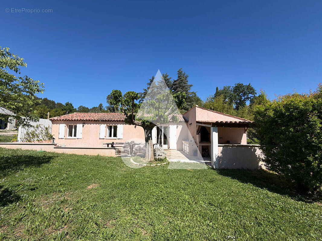 Maison à LE VAL