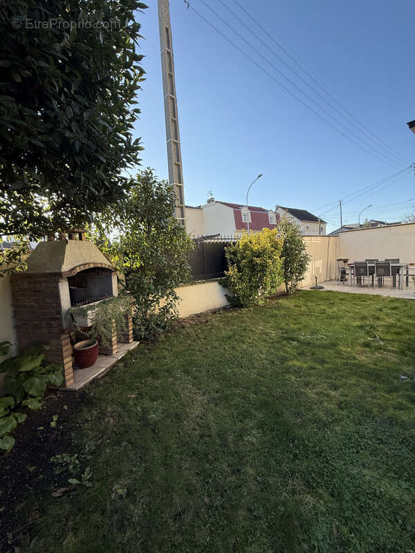 Maison à LE BLANC-MESNIL