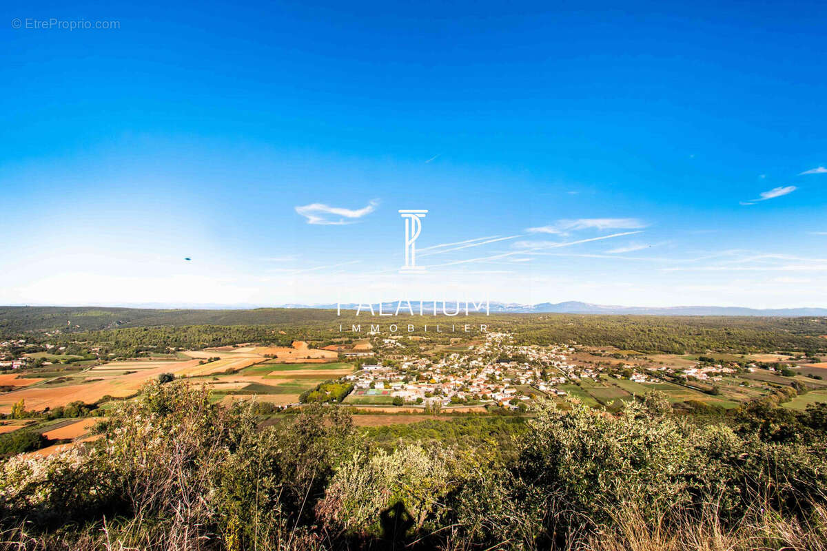 Terrain à SAINT-JULIEN