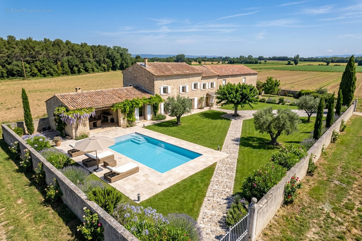 Maison à L'ISLE-SUR-LA-SORGUE