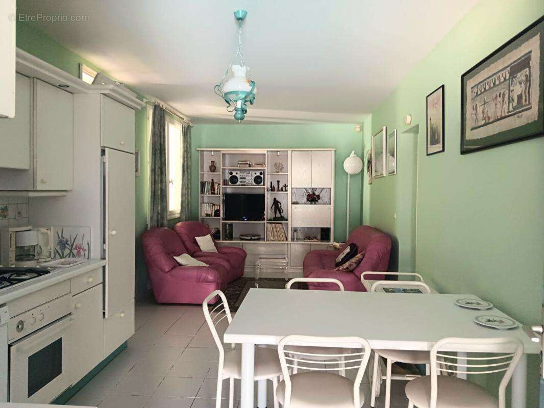 Propriété de 141 m2   avec  piscine - photo 7