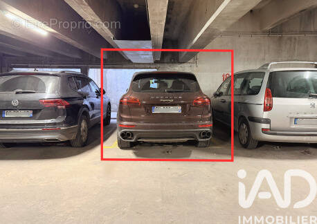 Photo 1 - Parking à PARIS-13E