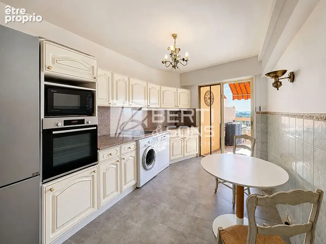 Magnifique appartement tres belle vue mer et montagne proche centre a pieds residence standing - piscine - photo 5
