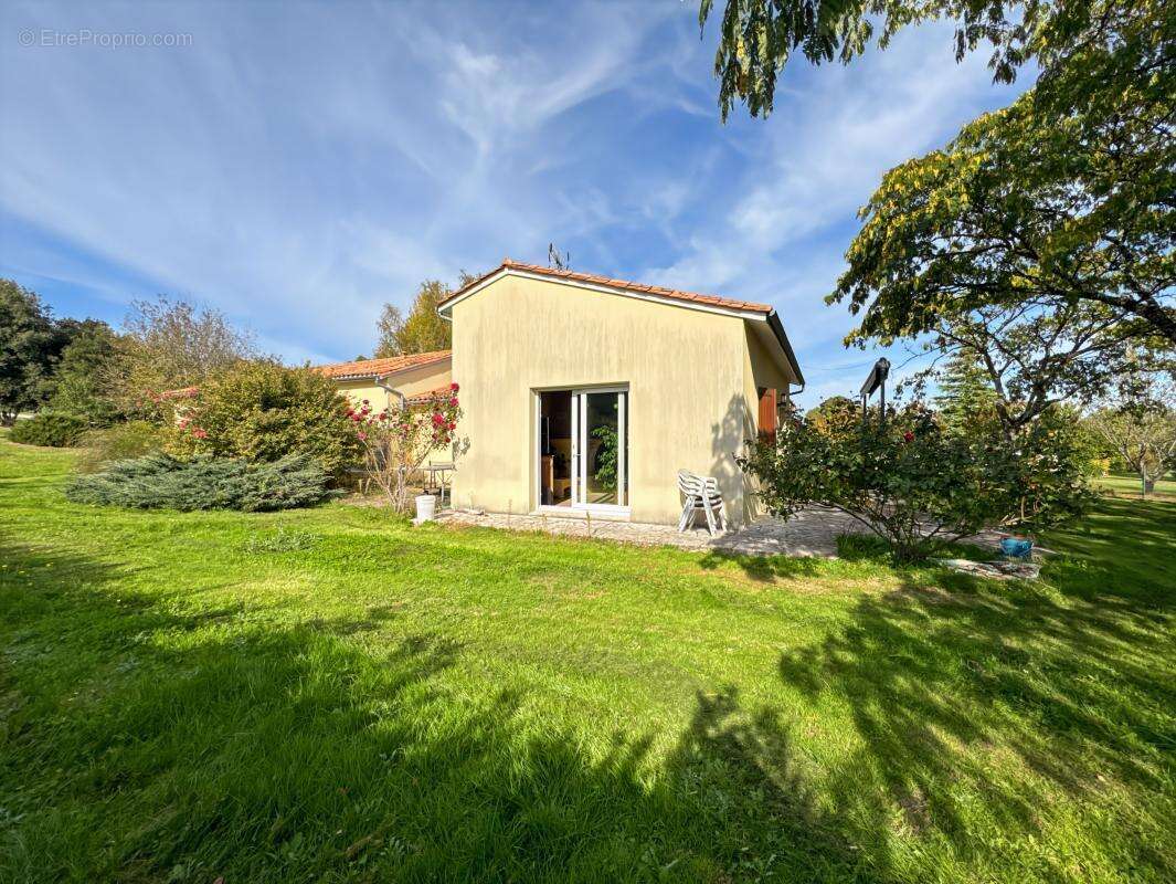 Maison à CHATEAU-L&#039;EVEQUE