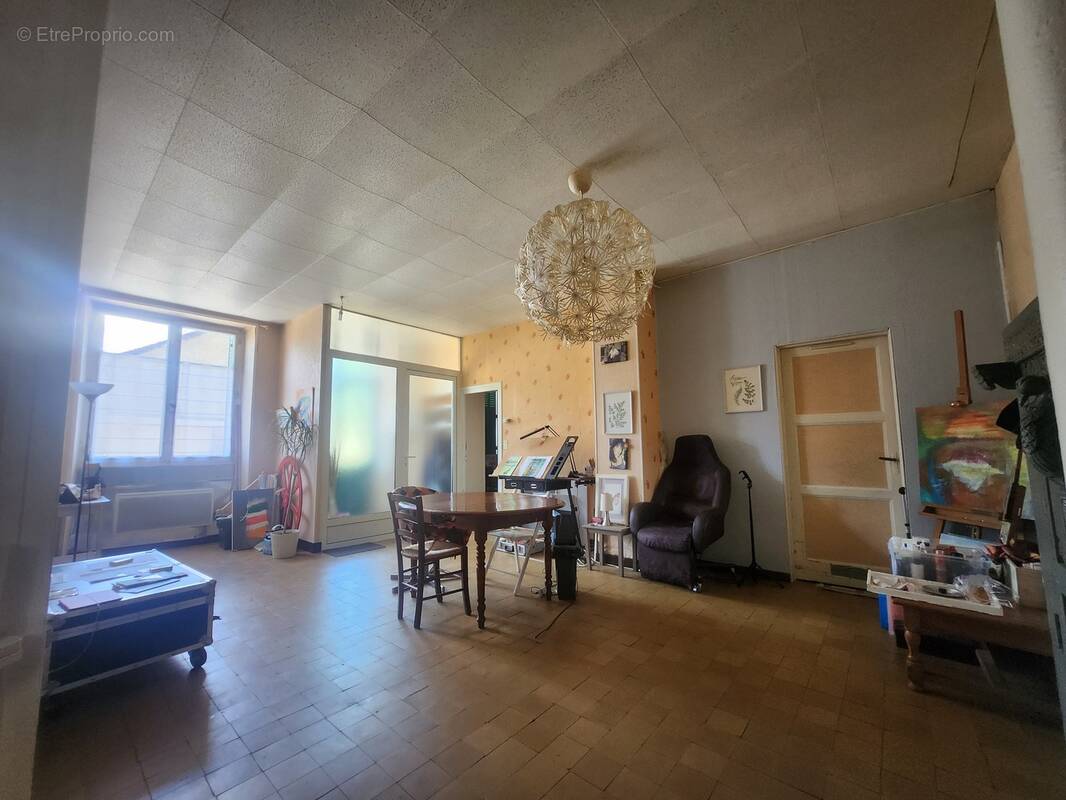 Appartement à SAINT-LEONARD-DE-NOBLAT