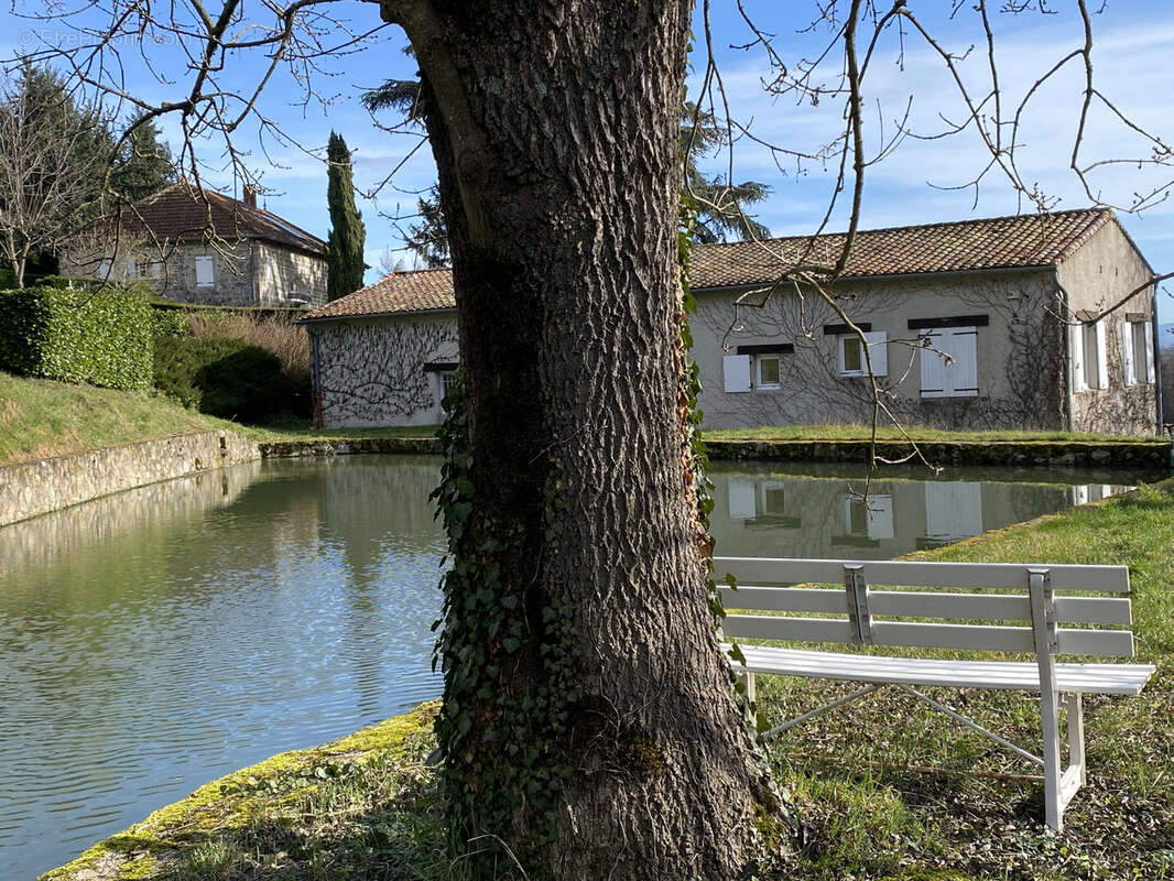 Maison à RENAISON