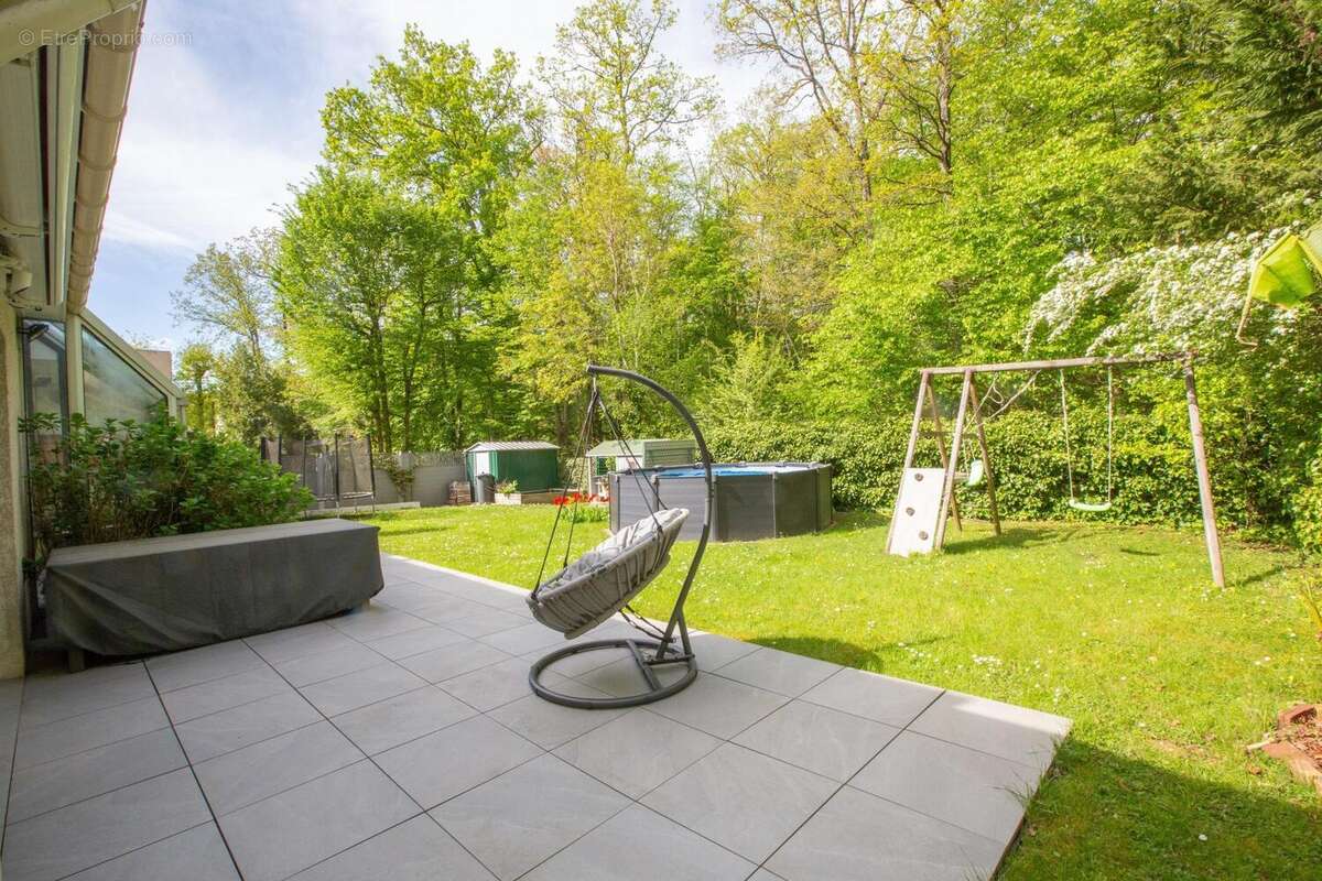 Photo 6 - Maison à LE MESNIL-SAINT-DENIS