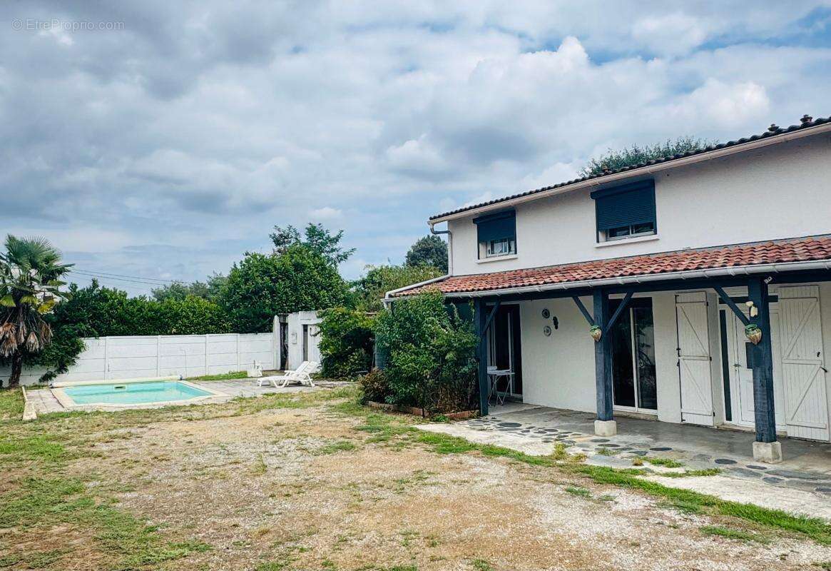 Appartement en rdc t4 125 m2 avec jardin de 600 m2 + piscine privee - photo 6