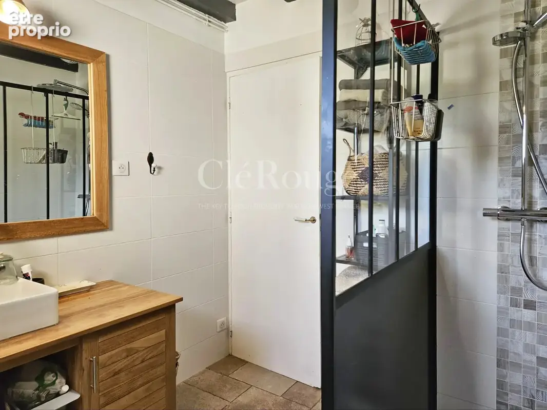 Entre Pellegrue et Gensac – Maison en pierre pleine de charme avec vue dégagée. piscine et potentiel locatif - photo 23