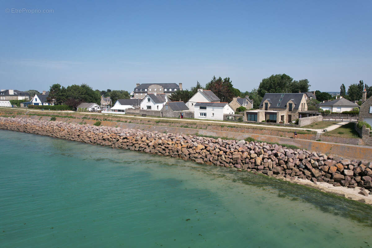 Maison à SAINT-JACUT-DE-LA-MER
