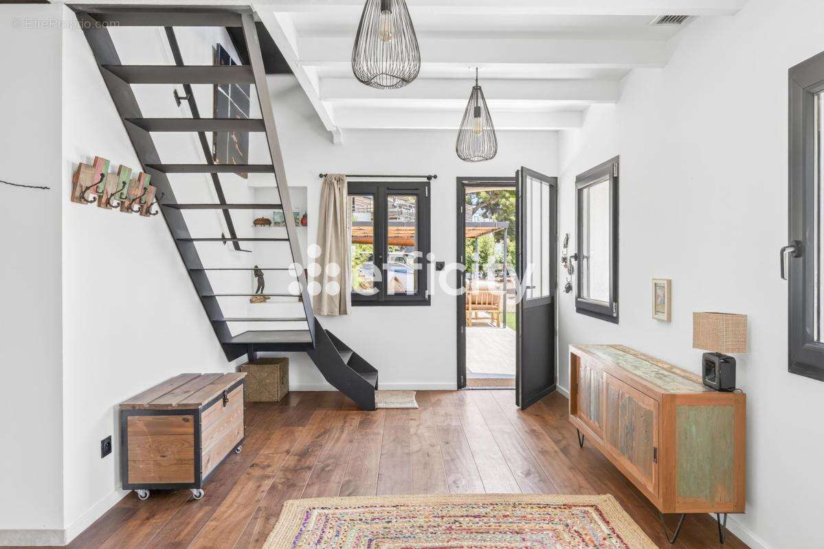 Maison 134 m² à Marseille-16e  - photo 9